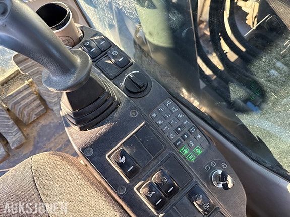 Volvo EC250DL 23 of 30