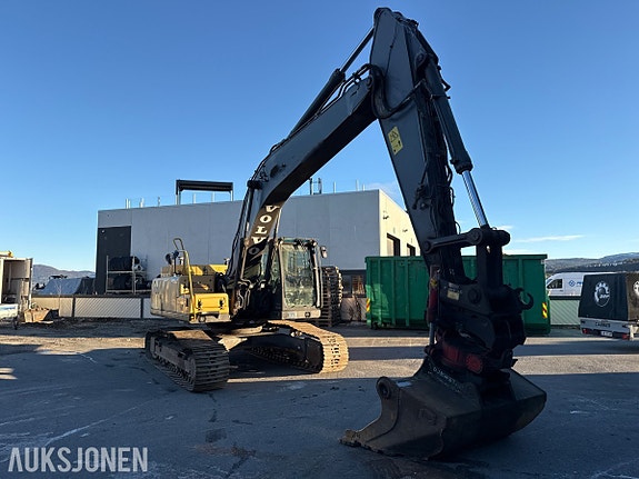 Volvo EC250DL 2 of 30