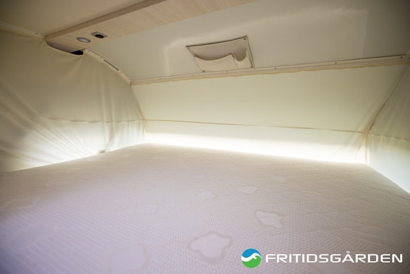 Challenger Sirius 3048 XLB Solcelle // Skinn // Ryggekamera // Face 2 Face 25 of 27