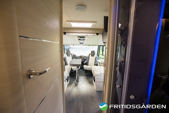 Challenger Sirius 3048 XLB Solcelle // Skinn // Ryggekamera // Face 2 Face 23 of 27