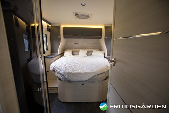 Challenger Sirius 3048 XLB Solcelle // Skinn // Ryggekamera // Face 2 Face 20 of 27