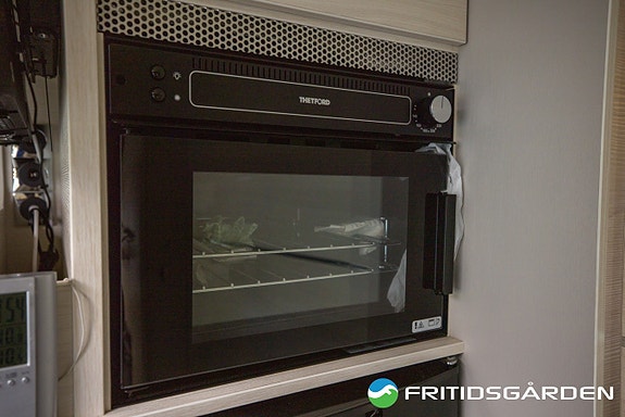 Challenger Sirius 3048 XLB Solcelle // Skinn // Ryggekamera // Face 2 Face 19 of 27