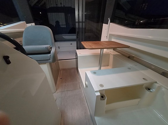 2015 Capelli Dino 26 m/300hk Suzuki - Godt utstyrt allværsbåt 15 of 26