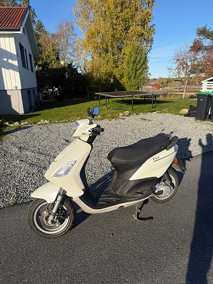 Piaggio Fly 50 2 of 5