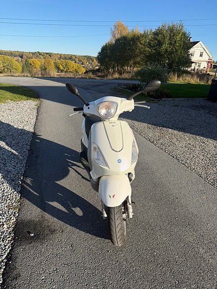 Piaggio Fly 50 3 of 5