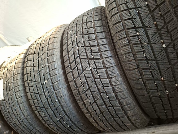 215/55 R18 Cooper piggfrie vinterdekk