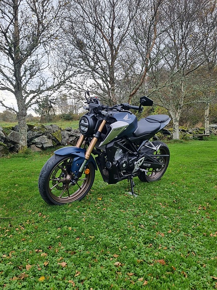 Honda CB 125 R 9 of 13