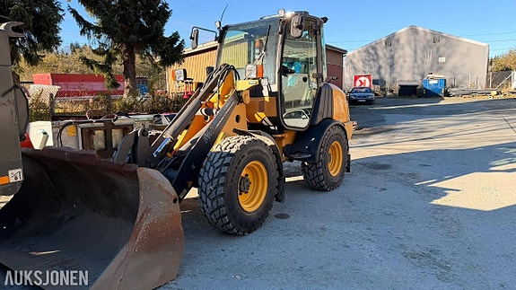 Volvo L-25B 5 of 16