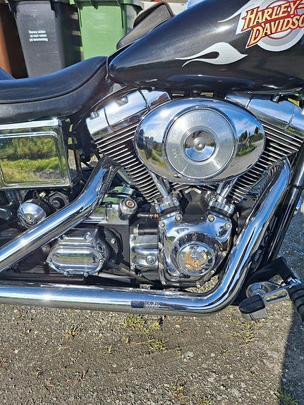Harley-Davidson FXDWG Dyna Wide Glide 4 of 12