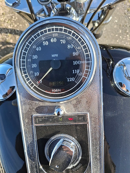 Harley-Davidson FXDWG Dyna Wide Glide 8 of 12