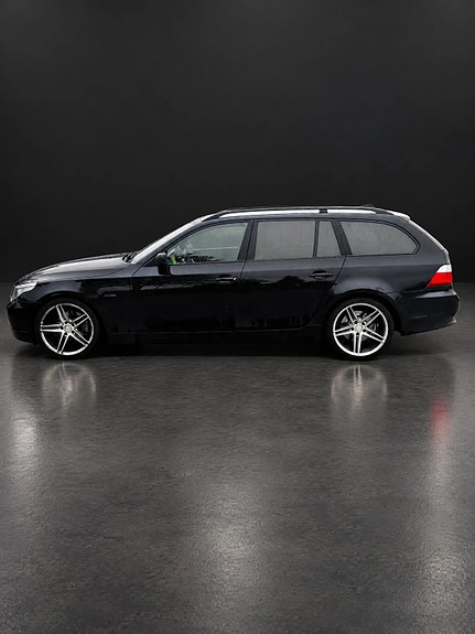 BMW 525d 2 of 12