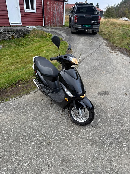 Peugeot V-Clic 2 of 5