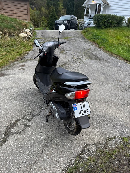Peugeot V-Clic 4 of 5