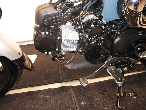 Honda ST 125 Dax 7 of 14
