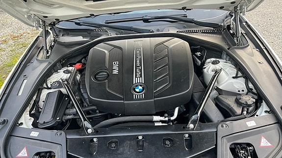 BMW 525d 15 of 16