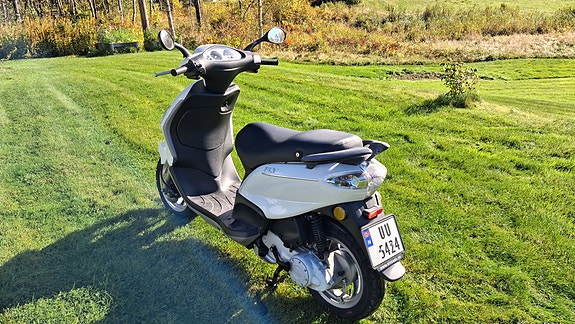 Piaggio Fly 50 3 of 5