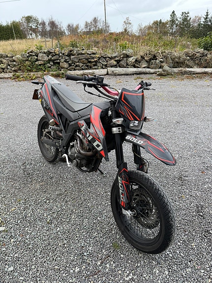 Aprilia SX 125 Super Motard 8 of 14