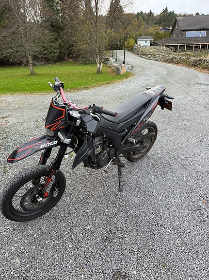 Aprilia SX 125 Super Motard 9 of 14