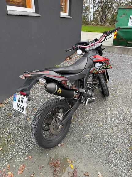 Aprilia SX 125 Super Motard 3 of 14