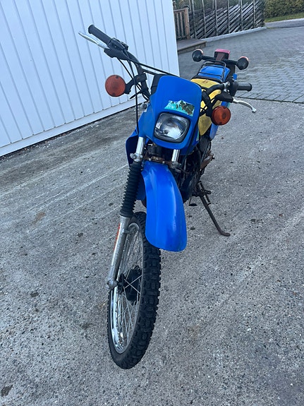 Suzuki TS 50 X 3 of 12