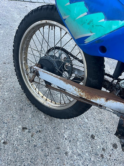 Suzuki TS 50 X 4 of 12