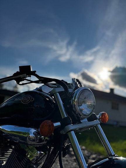 Suzuki VL 125 Intruder 5 of 7