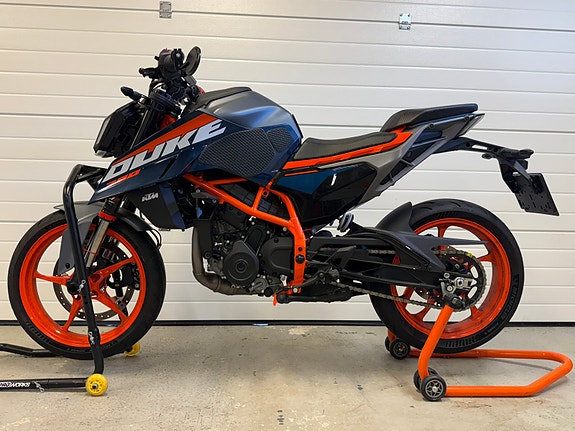 KTM 390 Duke 2 of 7