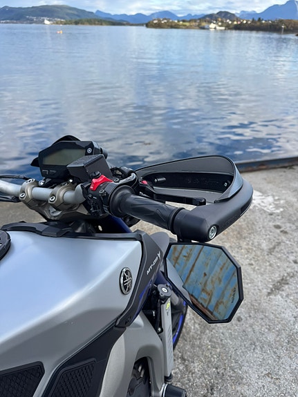 Yamaha MT-09 6 of 17