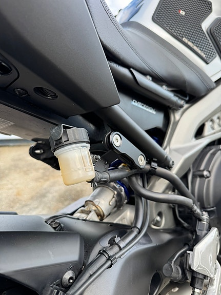 Yamaha MT-09 10 of 17