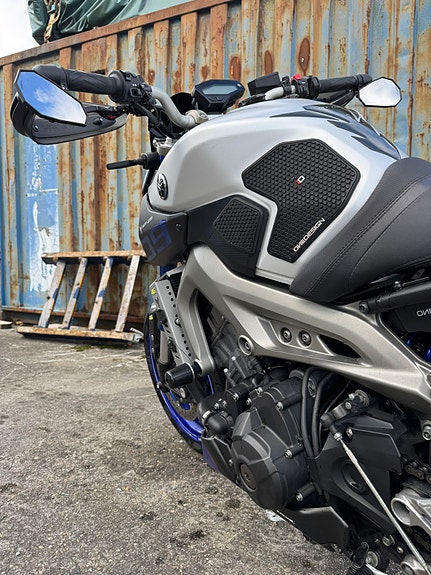 Yamaha MT-09 13 of 17