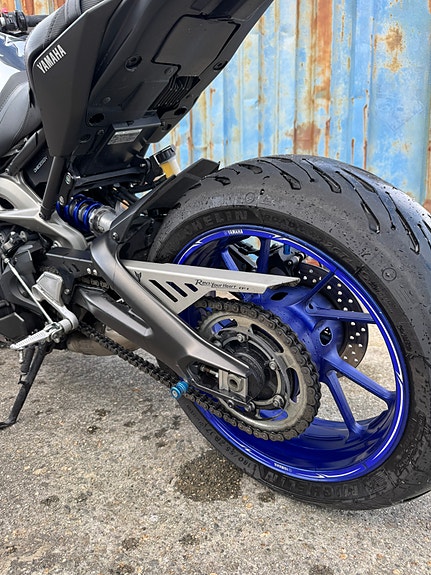 Yamaha MT-09 12 of 17
