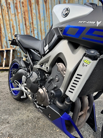 Yamaha MT-09 7 of 17