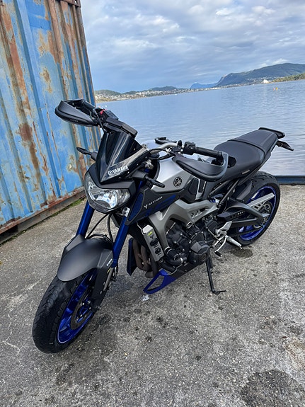 Yamaha MT-09 15 of 17