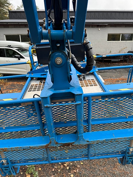 Genie S-60 J Diesel 4+4 10 of 15