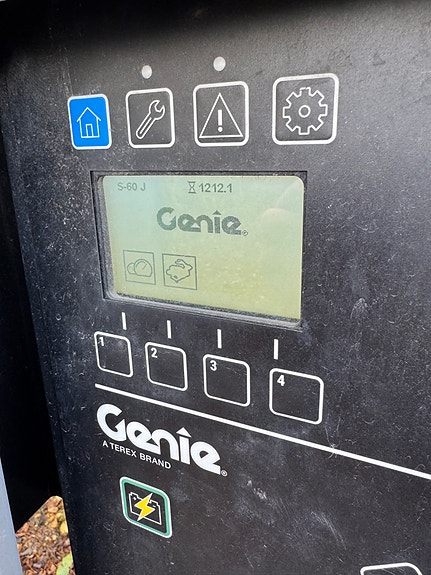 Genie S-60 J Diesel 4+4 11 of 15