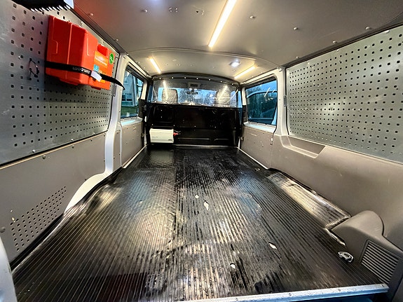 Volkswagen Transporter 10 of 18