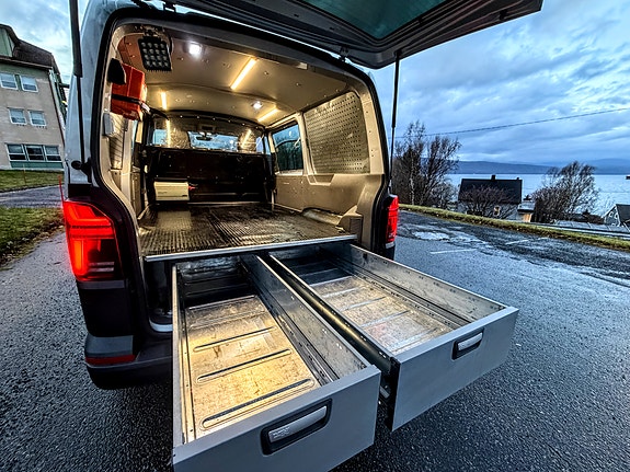 Volkswagen Transporter 9 of 18