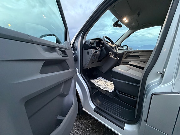 Volkswagen Transporter 13 of 18