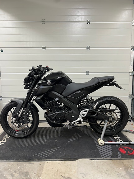Yamaha MT-125 2 of 17