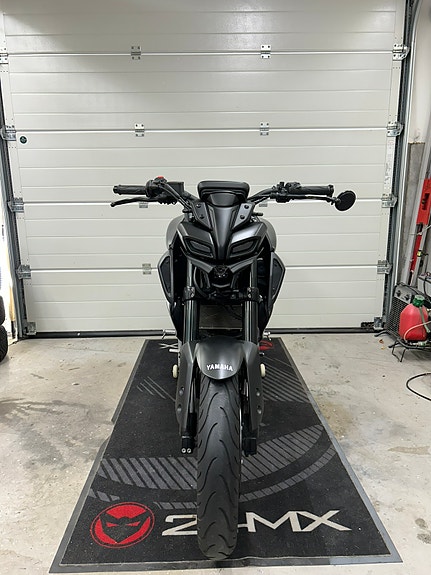 Yamaha MT-125 3 of 17