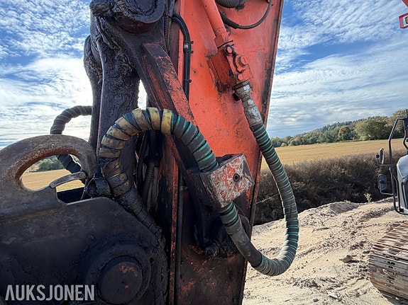Hitachi 2018 Hitachi ZX225USRLC-6 - 8 432 timer - Rototilt R6 tiltrotator med OilQuick - Leica GNSS-antenner 24 of 30