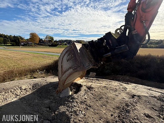 Hitachi 2018 Hitachi ZX225USRLC-6 - 8 432 timer - Rototilt R6 tiltrotator med OilQuick - Leica GNSS-antenner 6 of 30