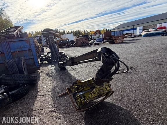 Andre 2022 - Jonsered J1088S 79 tømmerkran 2022 - Grabb og rotator - Betjeningssete med tak - Sakkyndig ko 4 of 30