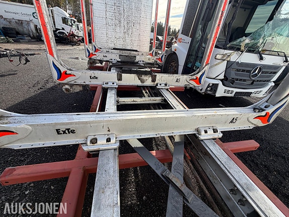 Andre Tømmerpåbygg til lastebil - Fire par ExTe A5 stakekarmer - Alucar frontgavl i aluminium - Lengde 5,9 10 of 30