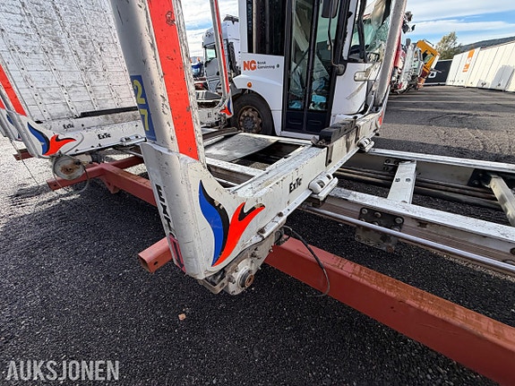 Andre Tømmerpåbygg til lastebil - Fire par ExTe A5 stakekarmer - Alucar frontgavl i aluminium - Lengde 5,9 13 of 30