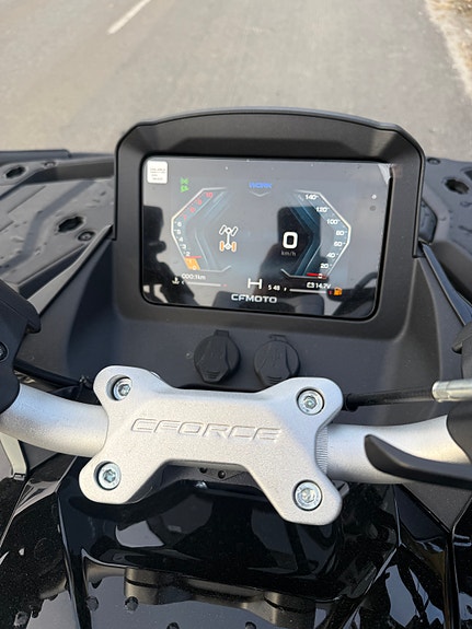 CFMOTO 850 Black Edition 8 of 10