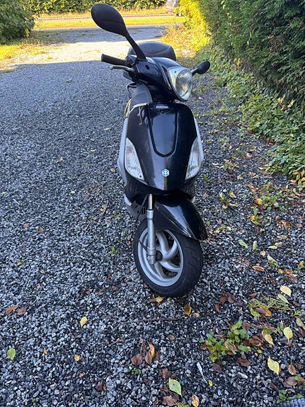 Piaggio Fly 50 4T 3 of 7