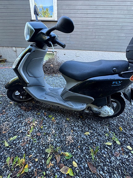 Piaggio Fly 50 4T 2 of 7