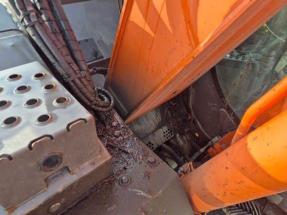 Hitachi ZX135US-3 13 of 21