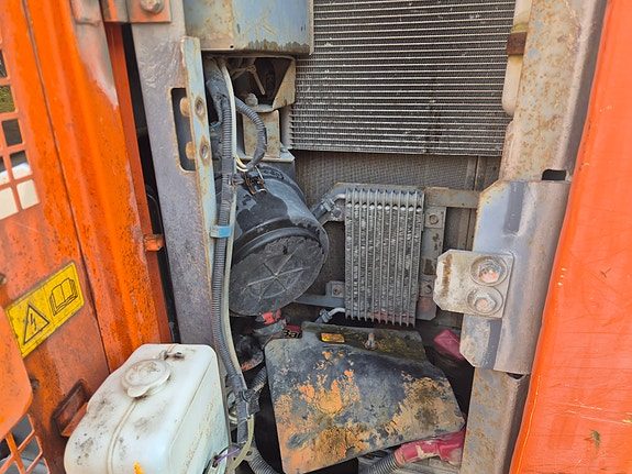 Hitachi ZX135US-3 16 of 21